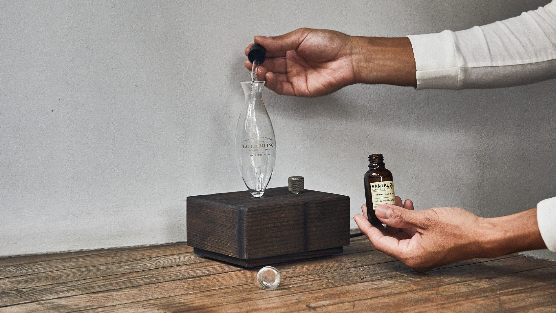 Le Labo Introducing a new SANTAL 26 HOME DIFFUSER Milled