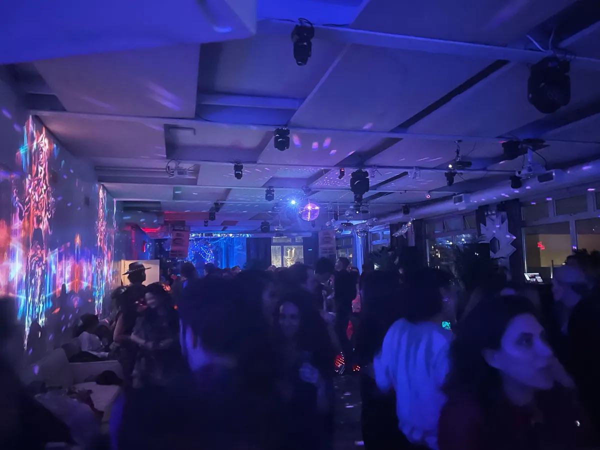 Hot Psychonaut Therapist-Mommy