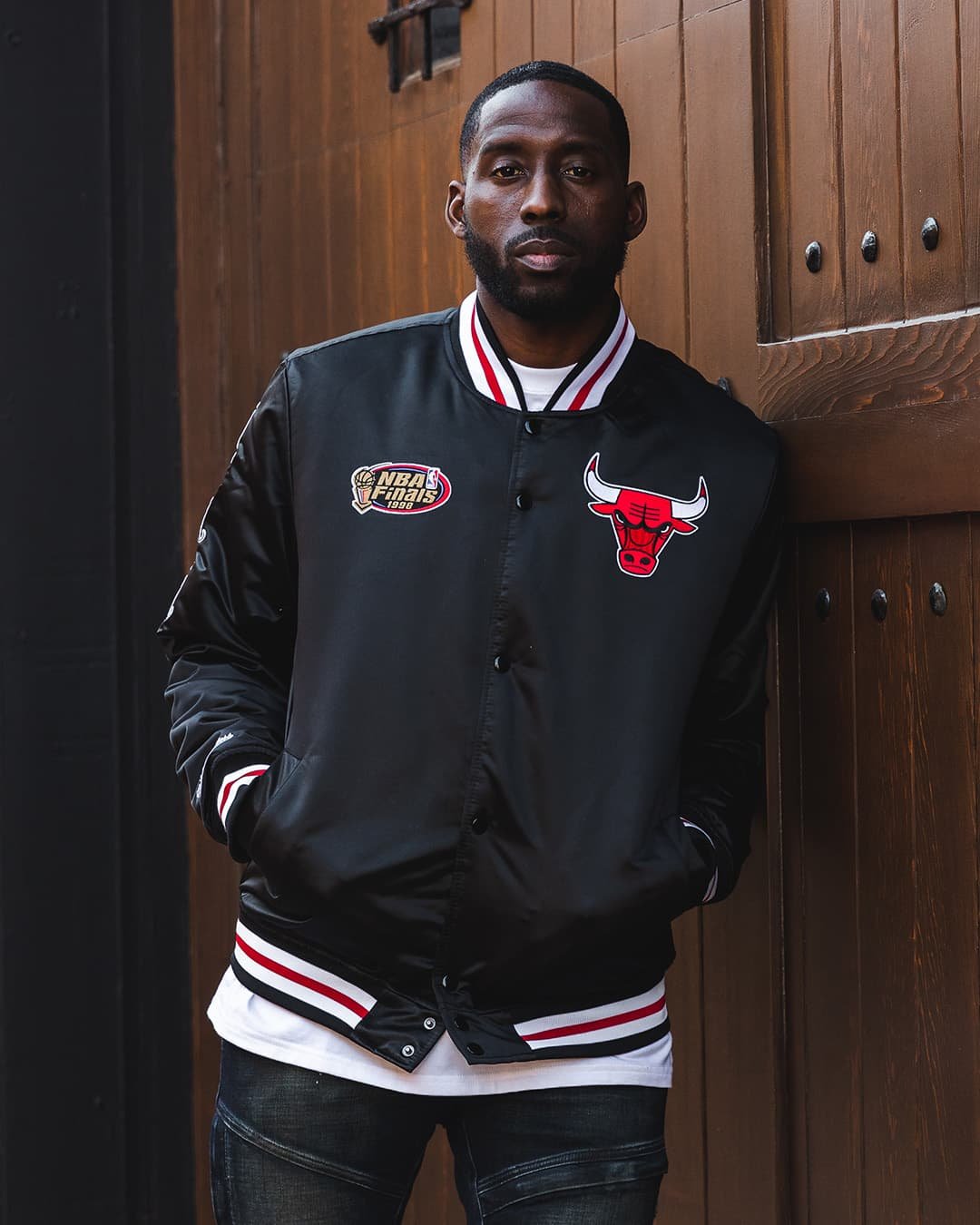 MITCHELL & NESS - Men - Chicago Bulls Satin Jacket - Black - Nohble