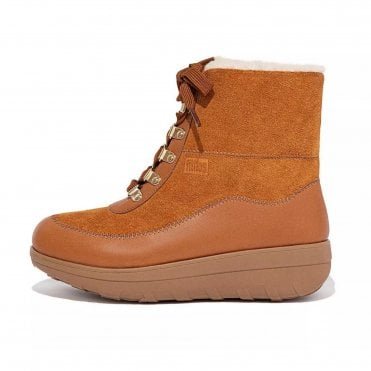 Mukluk III Shearling-Lined Laced Ankle Boots in Light Tan