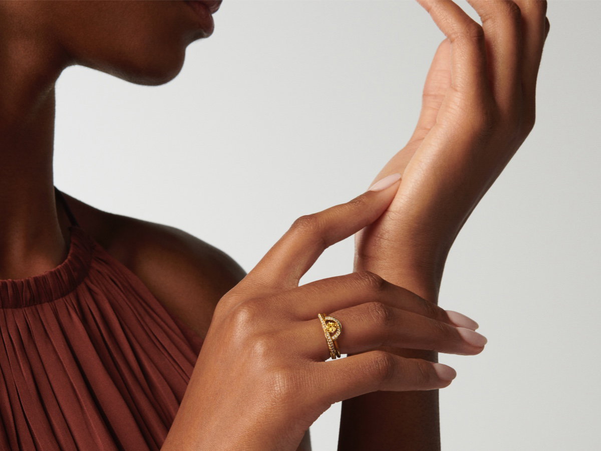 Solitaire rings