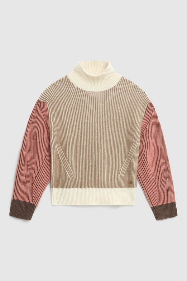 Turtleneck Sweater in wool with contrasting sleeves