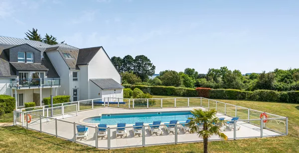 Appartement privé et piscine chauffée dans le Morbihan