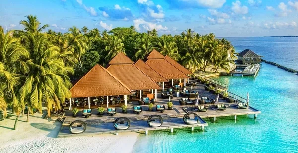 Evasion idyllique en demi-pension dans le premier resort de l'archipel