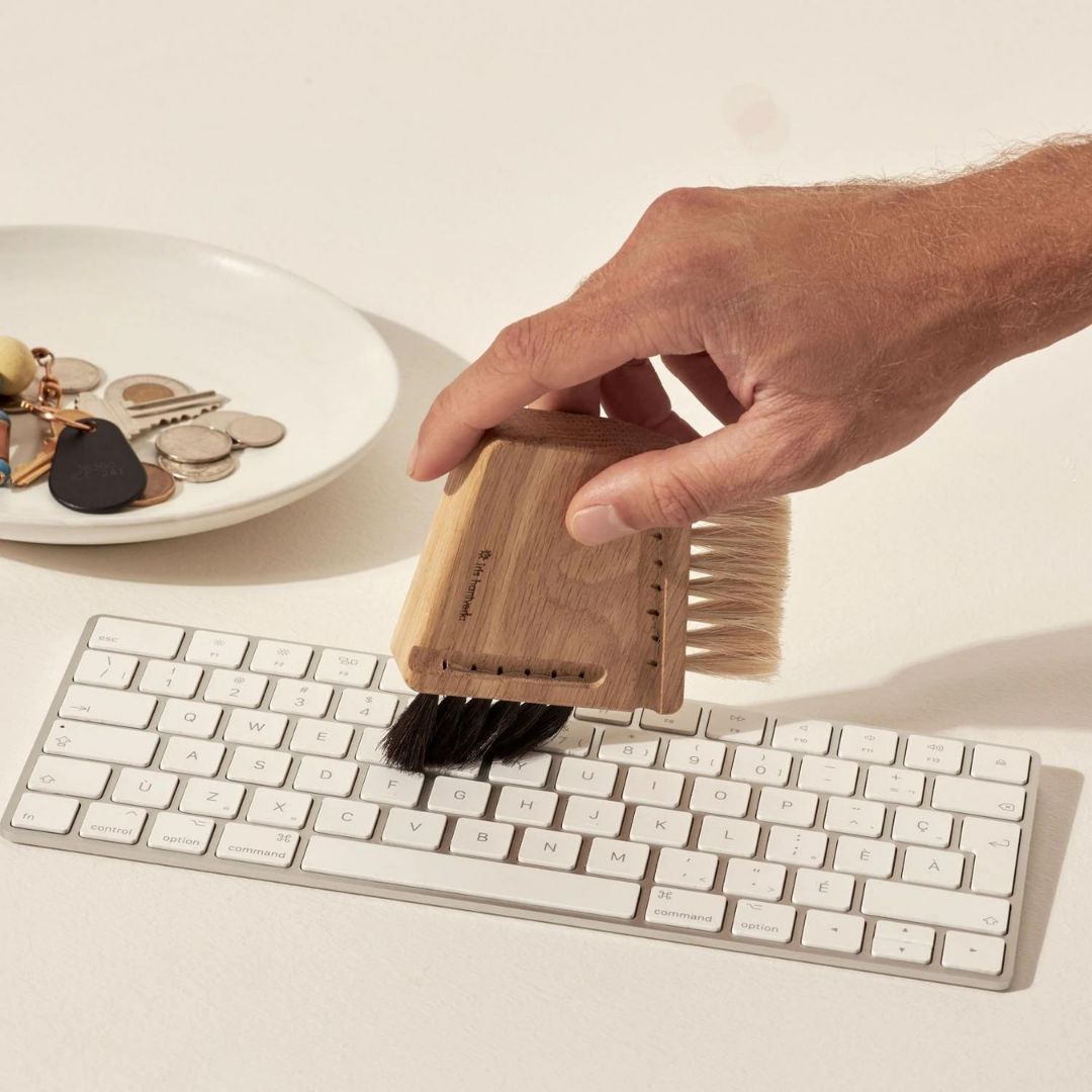 Computer Brush by Iris Hantverk