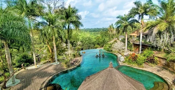 Trio de rêve en villas avec piscine sur l'île des Dieux