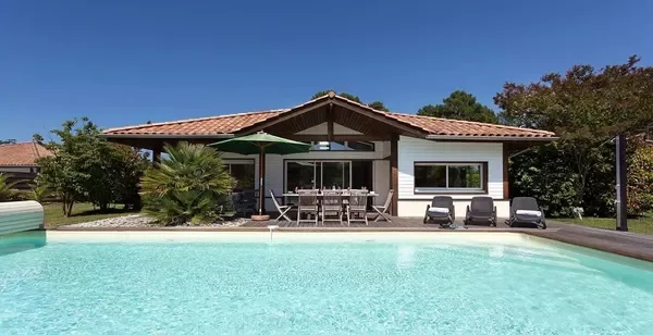 Villa avec piscine privée entre océan et forêt