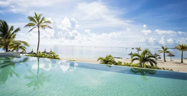 Junior Suite et eau turquoise en pension complète