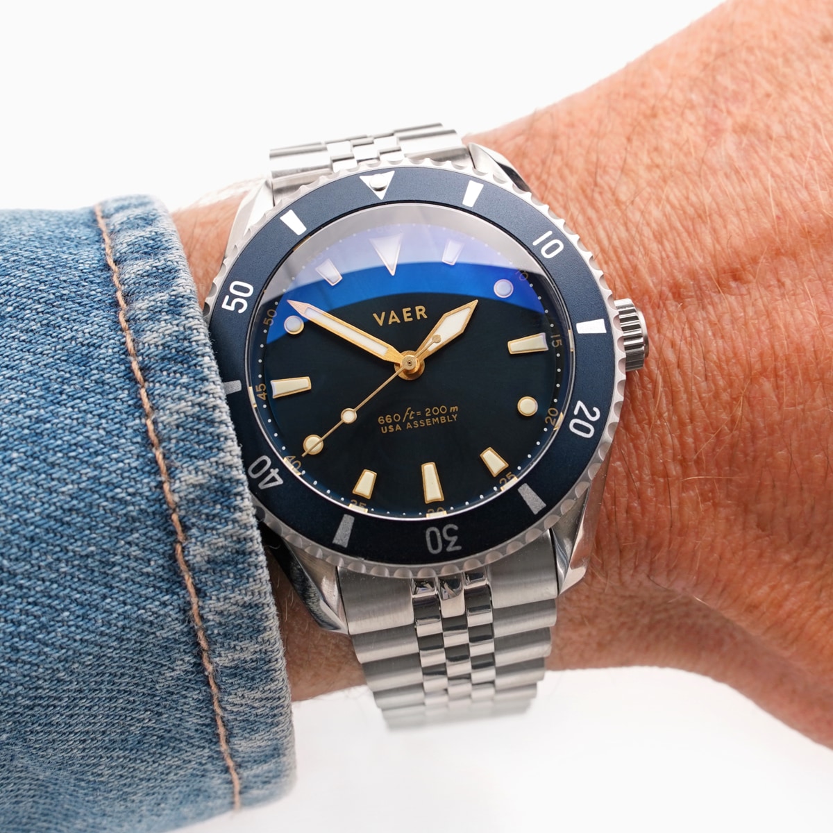 Vaer Watches: Introducing the D5 Meridian USA Diver | Milled