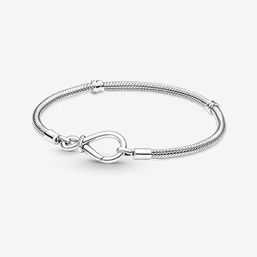 Bracciale con Chiusura a Nodo Infinito