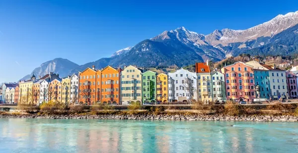 Tradition et élégance au cœur d'Innsbruck avec piscine panoramique