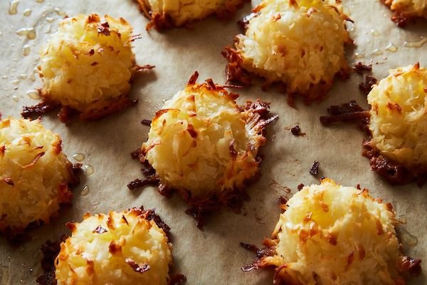 Caramelly-Crisp Coconut Macaroons Are a One-Bowl Pantry Hero