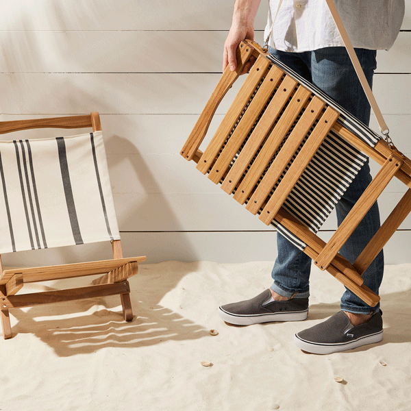 2-Piece Vintage-Inspired Beach Chairs