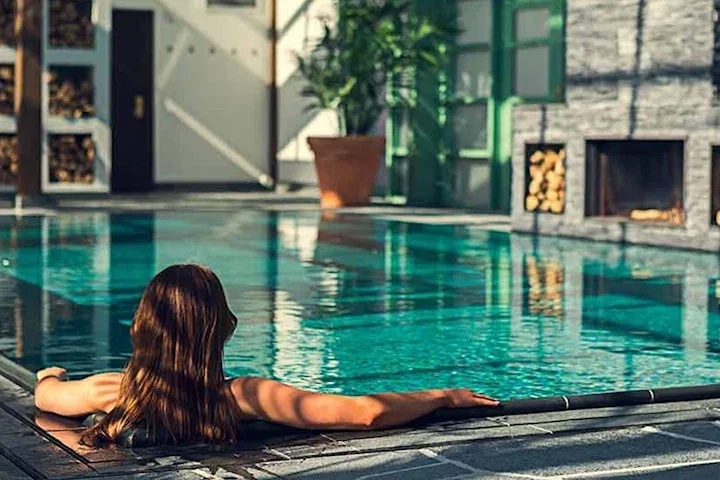 Spa, frukost och övernattning för 2 på Falkenberg Strandbad