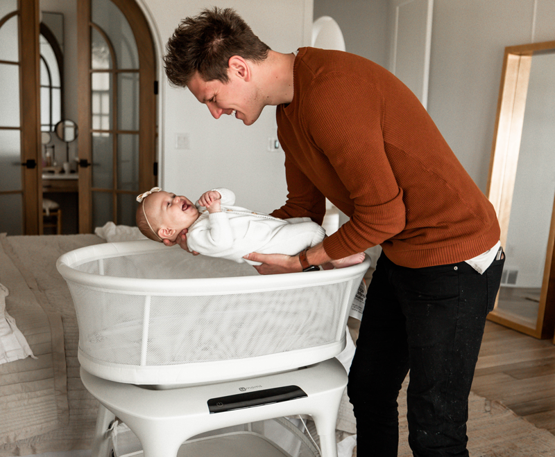 4moms Learn Everything You Need to Know About Newborn Sleep Milled