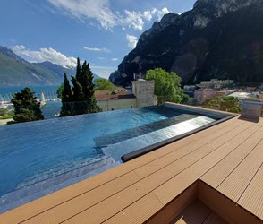 Am Nordufer des Gardasees befindet sich Riva del Garda. Am Nordufer des Gardasees befindet sich Riva del Garda.