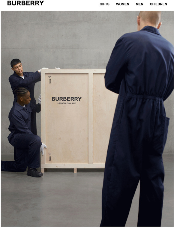 Burberry Introducing the Platinum Jubilee Scarf Milled