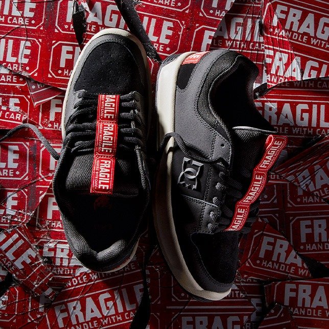 DK: care with Shoes | FRAGILE: DC Milled Handle