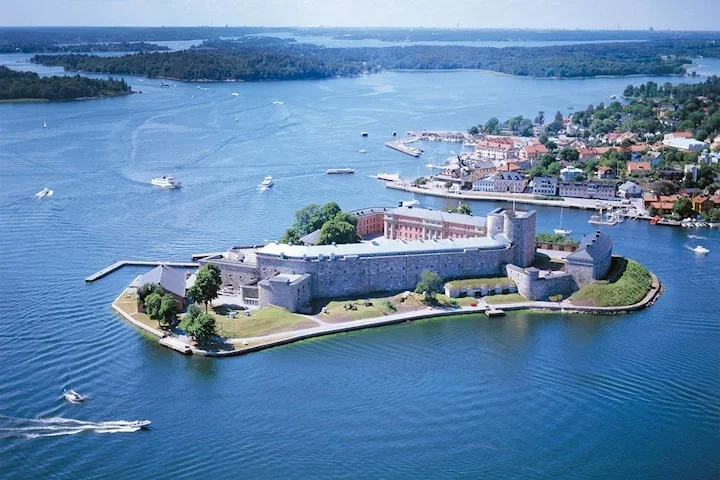 Övernattning för 2 i skärgårdsmiljö inkl. frukost på Vaxholms kastell