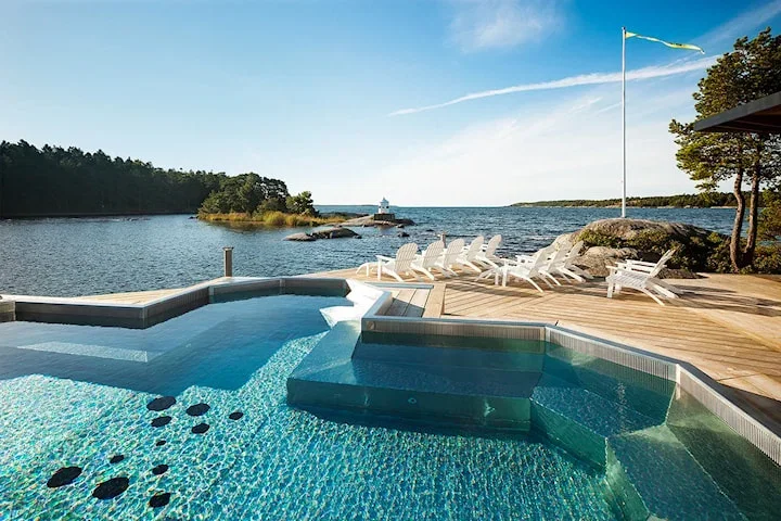 1 natt för 2 inkl. spa, tvårättersmiddag och frukost på Nynäs Havsbad