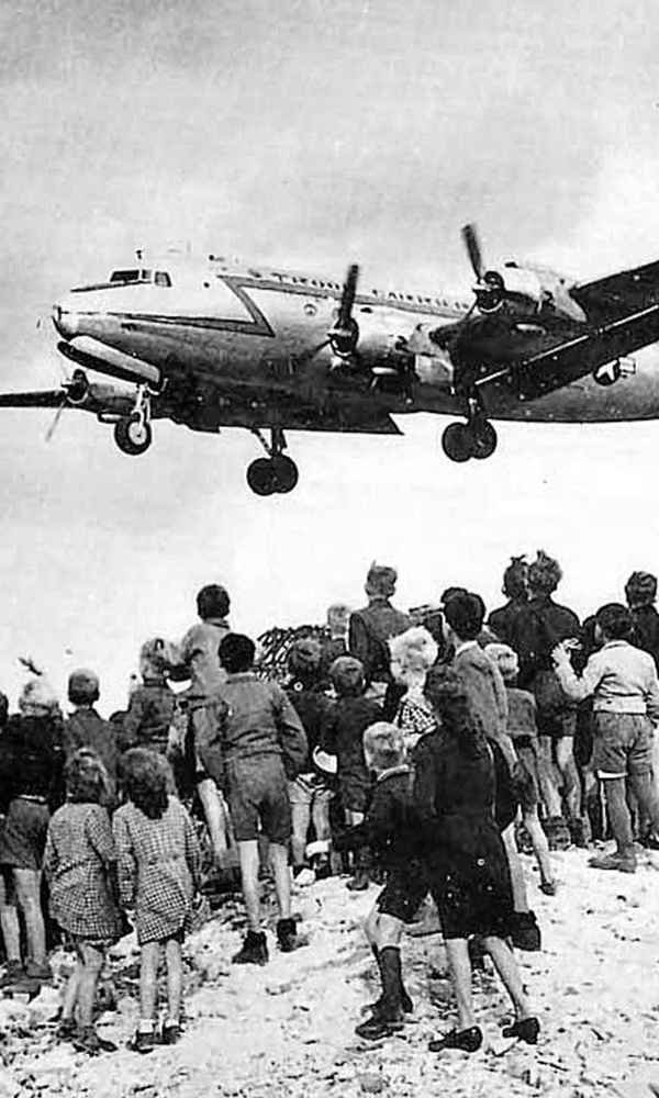 Berlin blockade and airlift