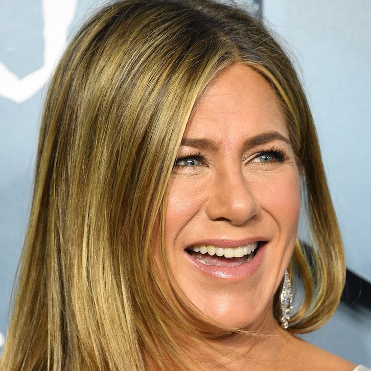 Jennifer Aniston Porn Captions Big Dick - The Zoe Report: Jennifer Aniston Just Wore The Swimsuit Women Of Every Age  Need | Milled