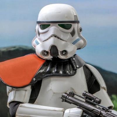 Stormtrooper Commander™ Sixth Scale Figure by Hot Toys