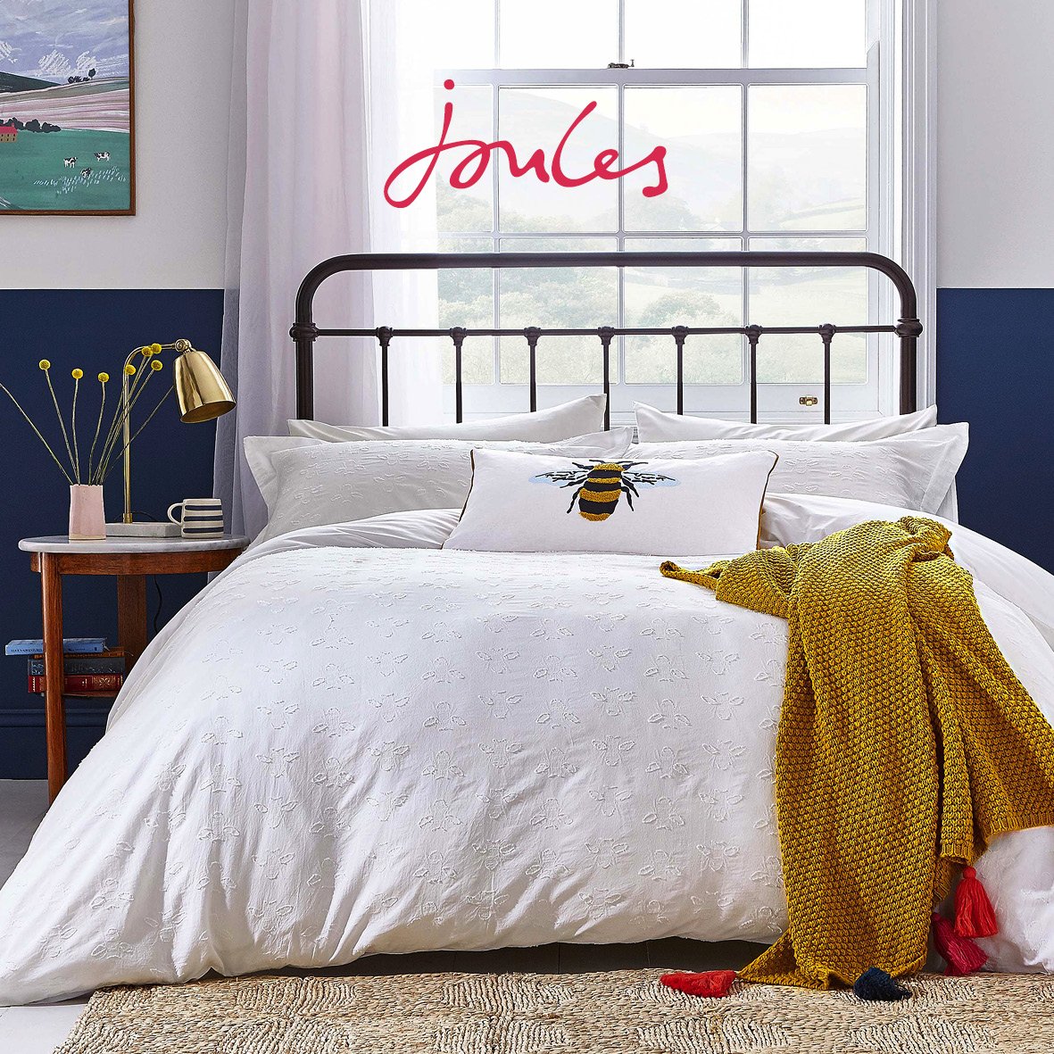 Joules Botanical Bee Bedding in Chalk
