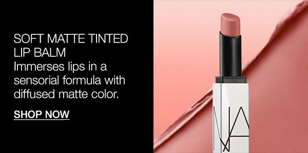Soft Matte Tinted Lip Balm immerses lips in a sensorial formula with diffused matte color.