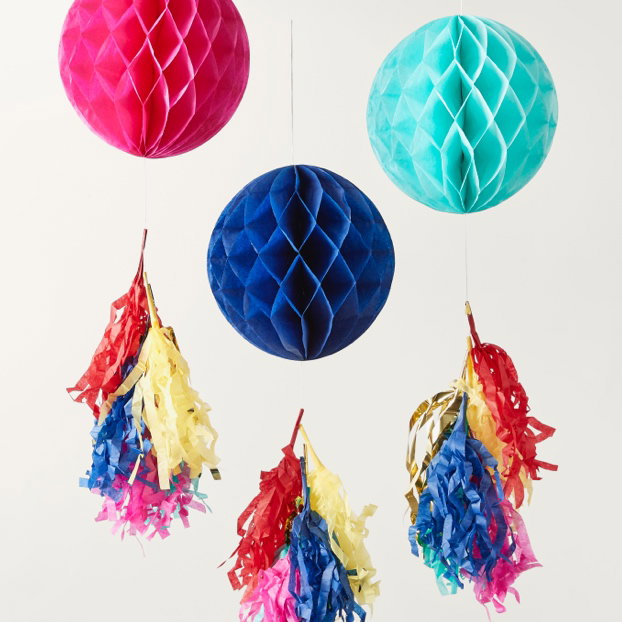 3 pack honeycomb with tassels $5pk.