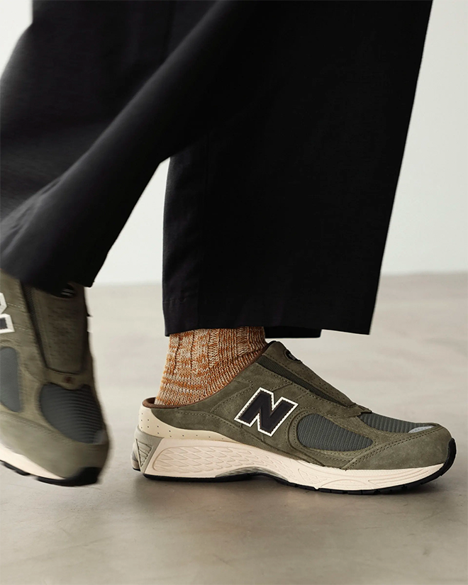 Sneakersnstuff: SNS x New Balance 2002R Mule | Milled