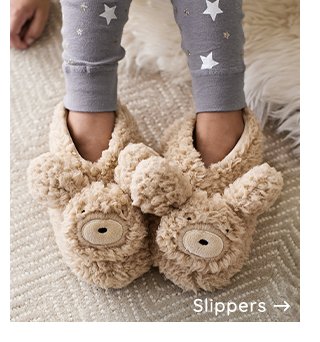 SLIPPERS 