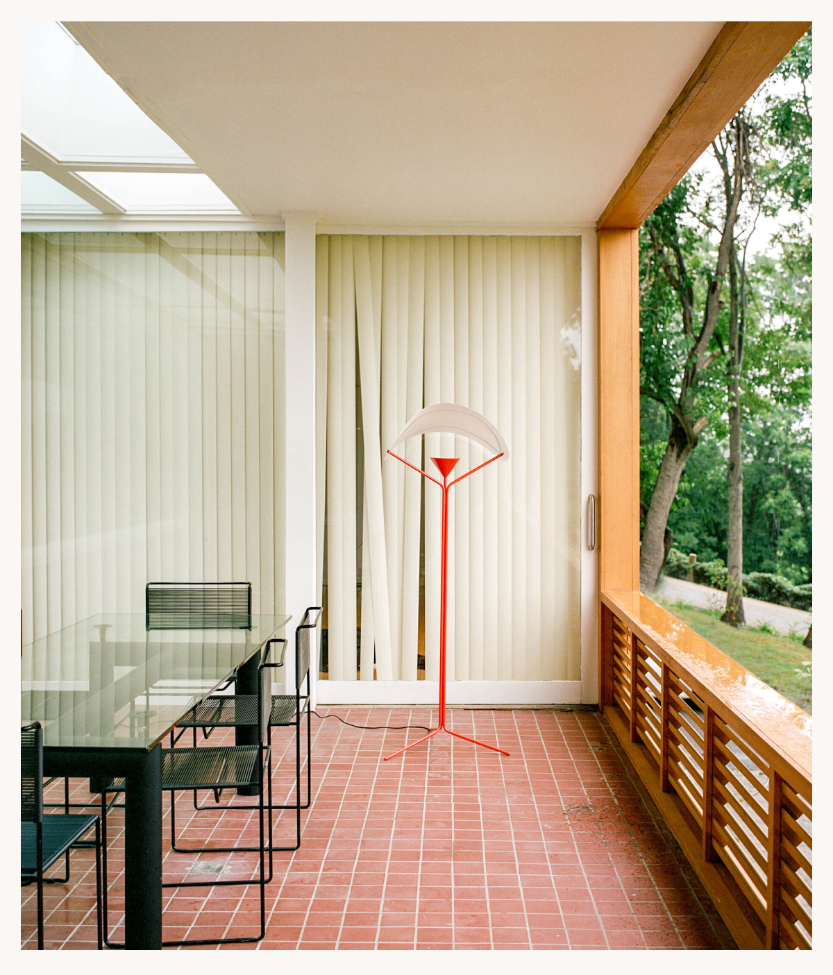 Photo of the red/orange Y-Lamp