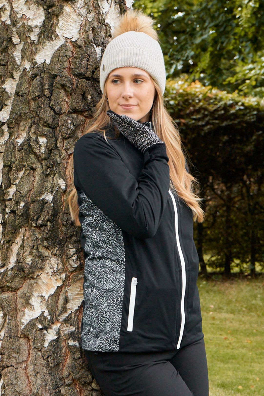 ENTER OUR COMPETITION TO WIN A LADIES GOLF WATERPROOF