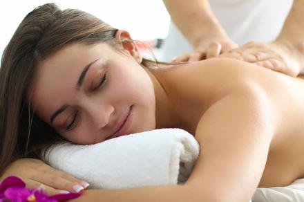 Sydney: Sir Stamford at Circular Quay Elegant High Tea, Sparkling and 70-Minute Pamper Package