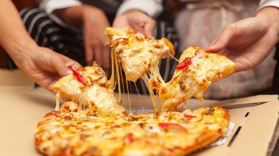 Waarom die pizza of ‘happy meal’ je minder ‘happy’ maakt dan je denkt