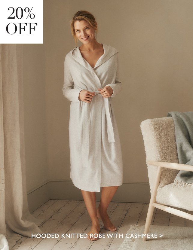 HOODED KNITTED ROBE WITH CASHMERE