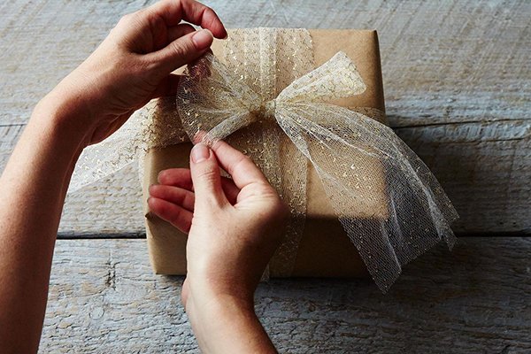 The Best Ways to Wrap Holiday Gifts