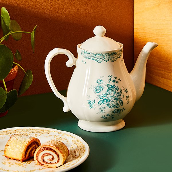 Vintage-Inspired Floral Teapot
