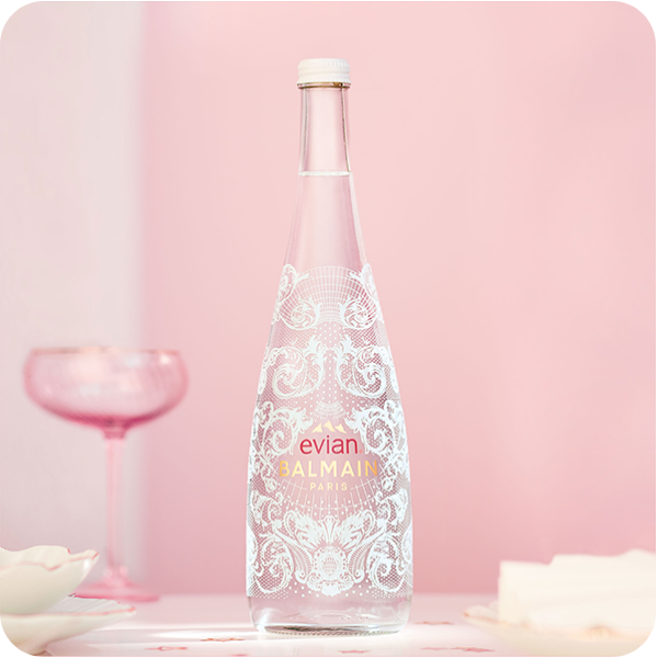 Evian Chez Vous Préparez vos plus belles tables de Noël ! Milled