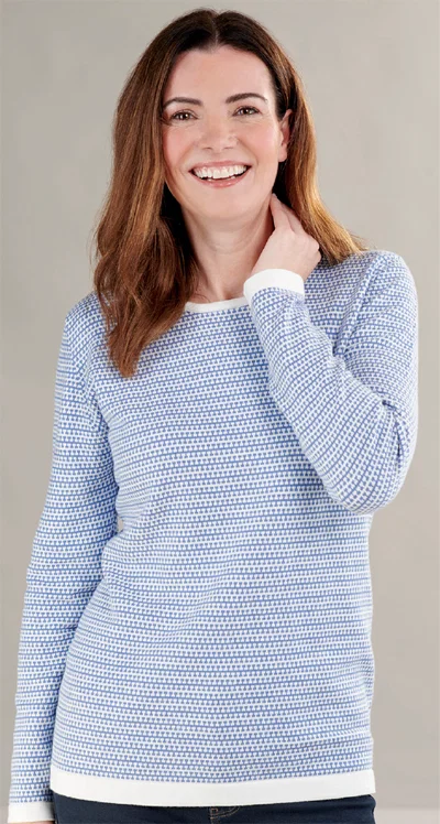 Bright cotton knit with an attractive harlequin design
