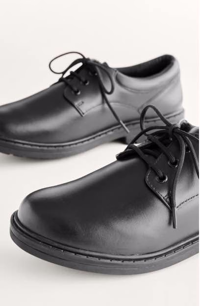 Shop kids 
footwear