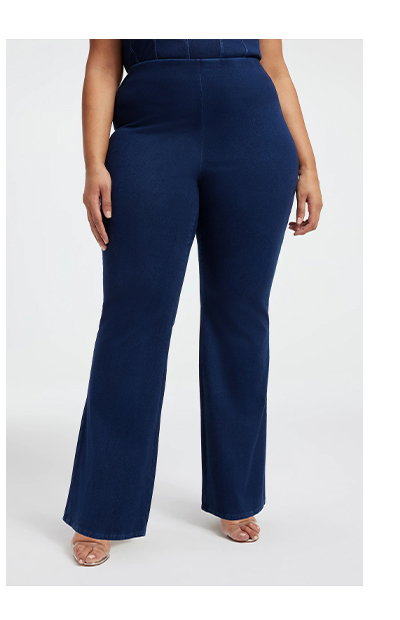 SOFT SCULPT PULL-ON FLARE JEANS