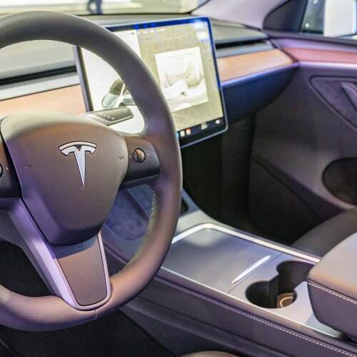 US Investigates Tesla Over Steering Wheels Falling Off Model Y EVs