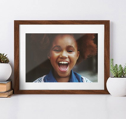 The oblique cut of the passe-partout and the solid-white card-stock together create a look that rivals any top-end art exhibit