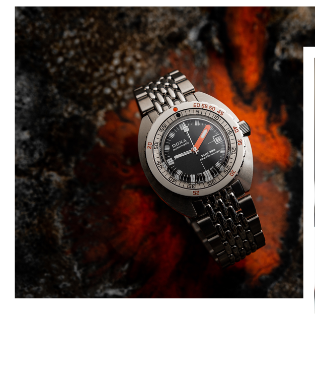 DOXA SUB 300 Black and Steel