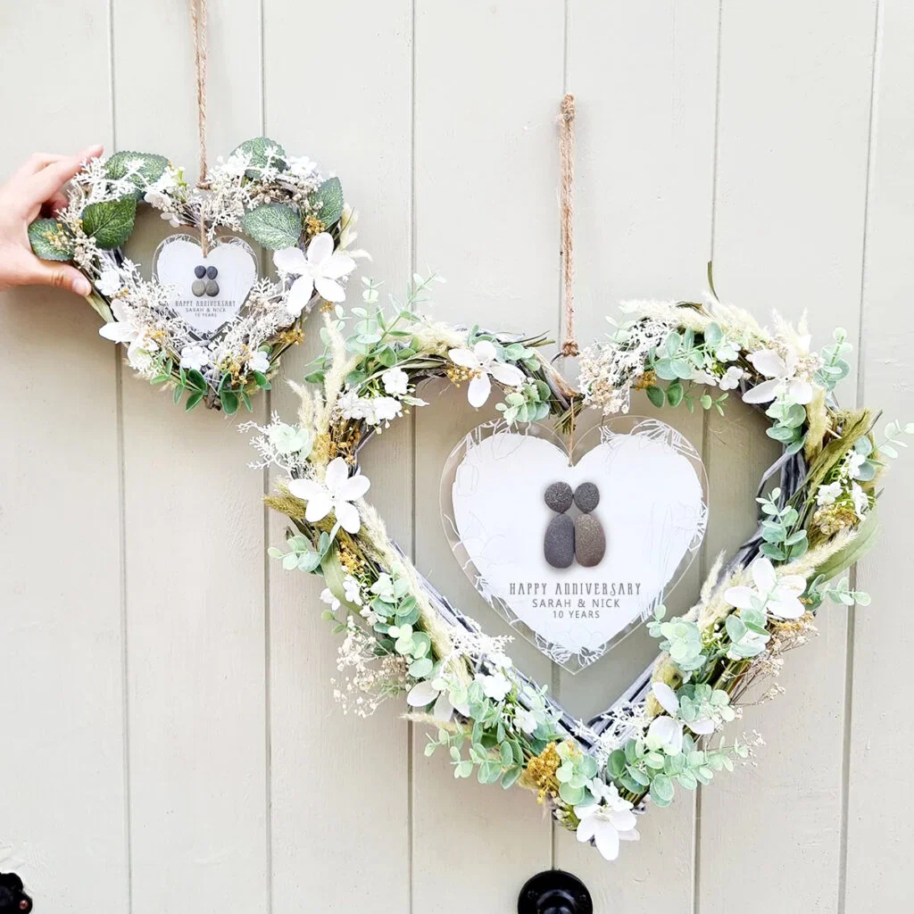 Handmade Personalised 'Anniversary' Pebble Flower Wreath (3 colour options)