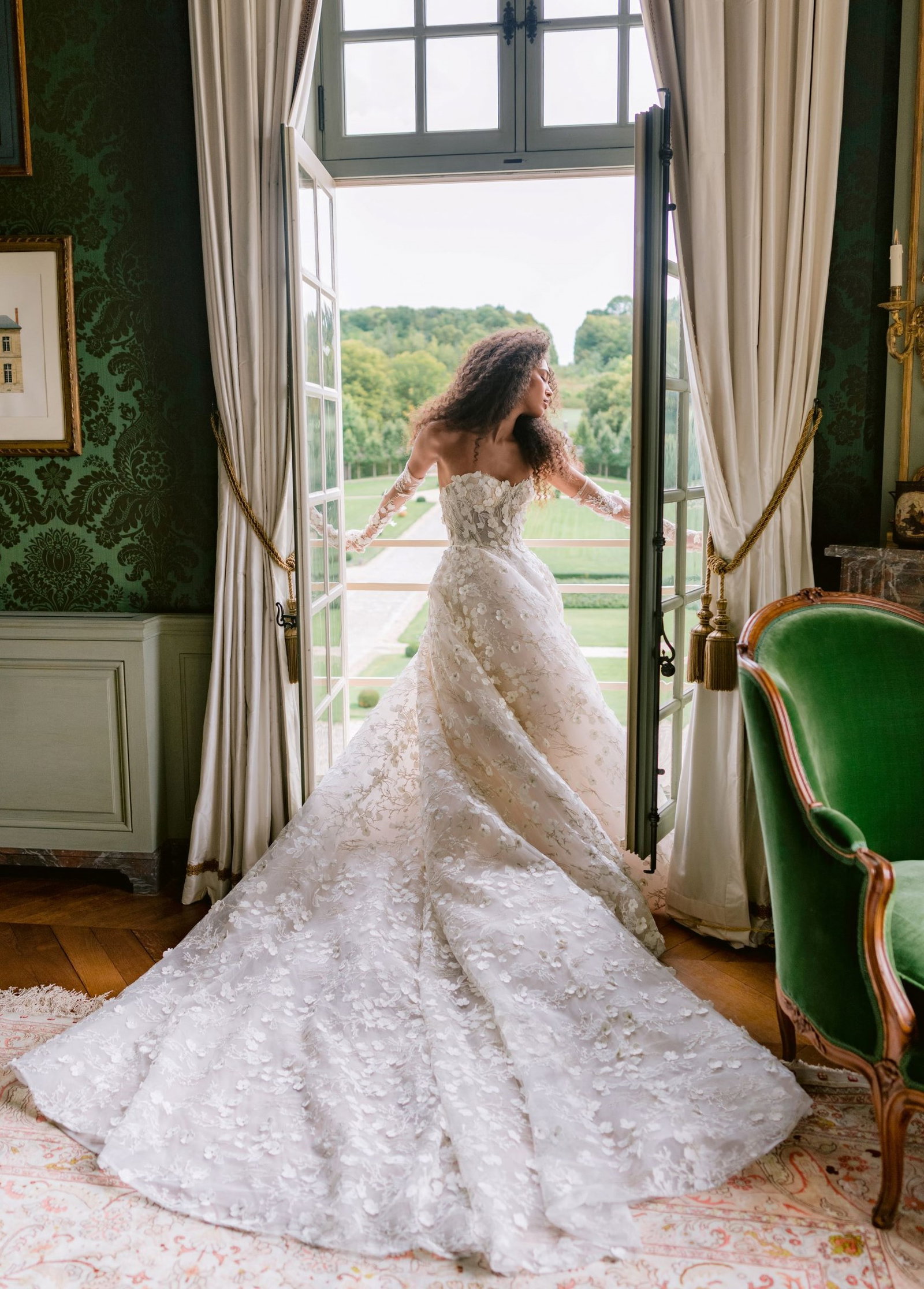 Monique Lhuillier Fall 2023 Bridal Collection