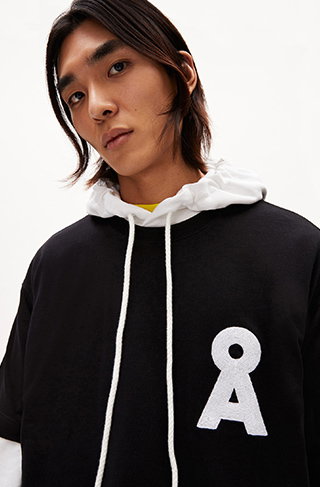 MIKAAS ICONIC CAPSULE black