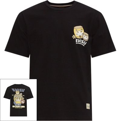 Denne T-shirt fra Evisu har en klassisk pasform og er lavet af blødt bomuld. Den har en rund halsudskæring og et printet Evisu-logo på brystet. T-shirten er god til hverdagsbrug.  Taiko Daruma T-Shirt